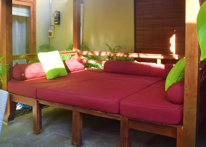 Putu Mira By Maha Bali Villa